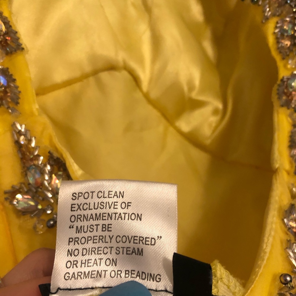 ⭐️FORMAL DRESS⭐️ | Size 5/6 | Yellow - Picture 9 of 13